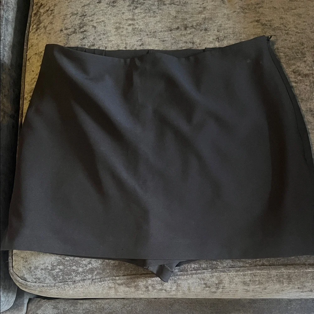 Express Elegant Black Skirt - Picture 1 of 3